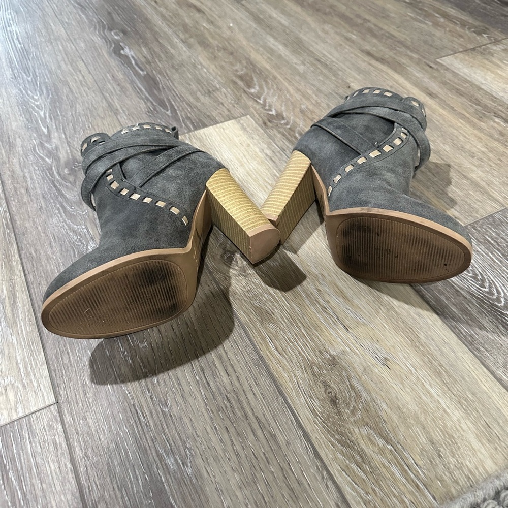 Qupid Boot - image 3